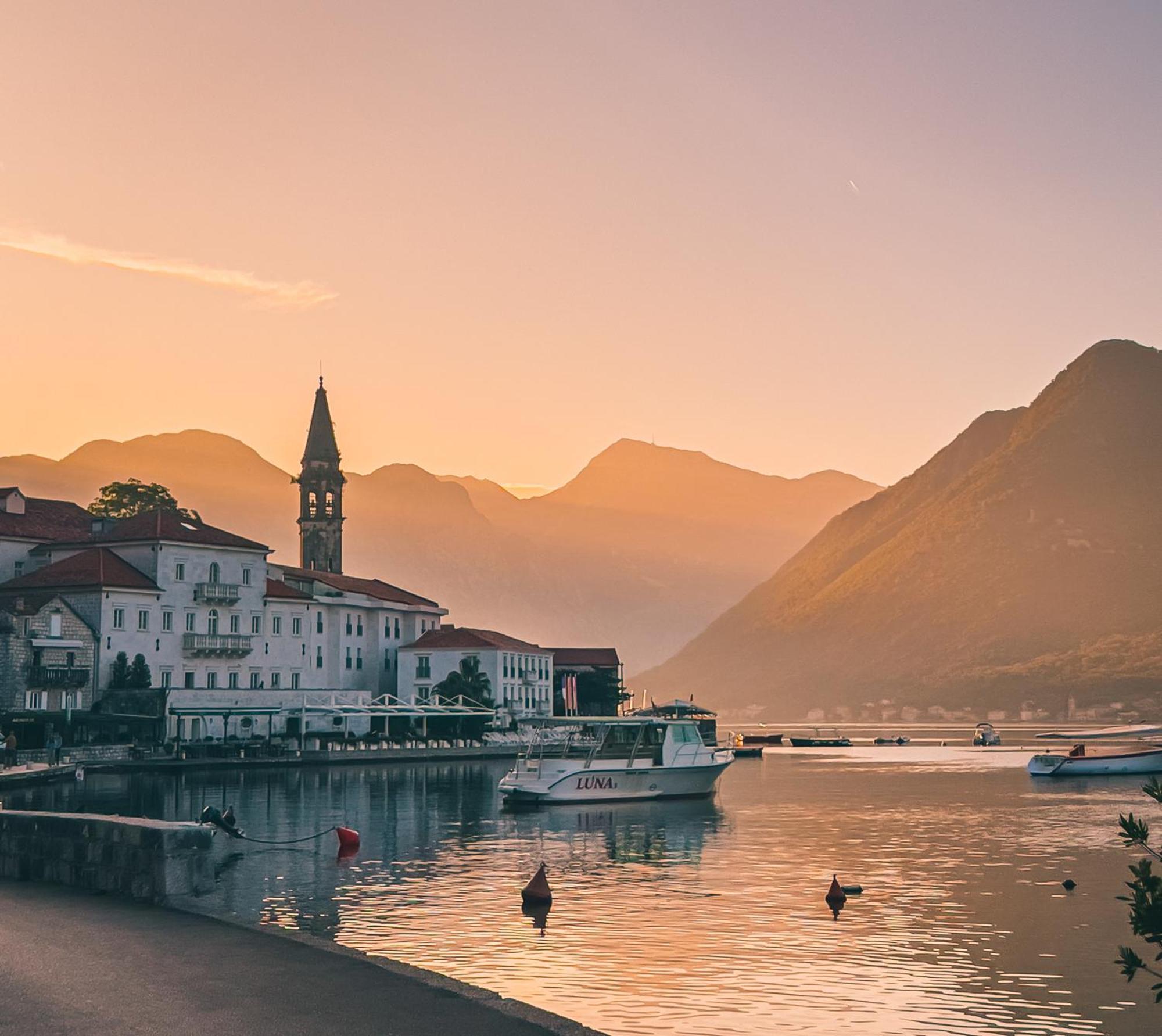 Apartments Visit Perast Exteriör bild